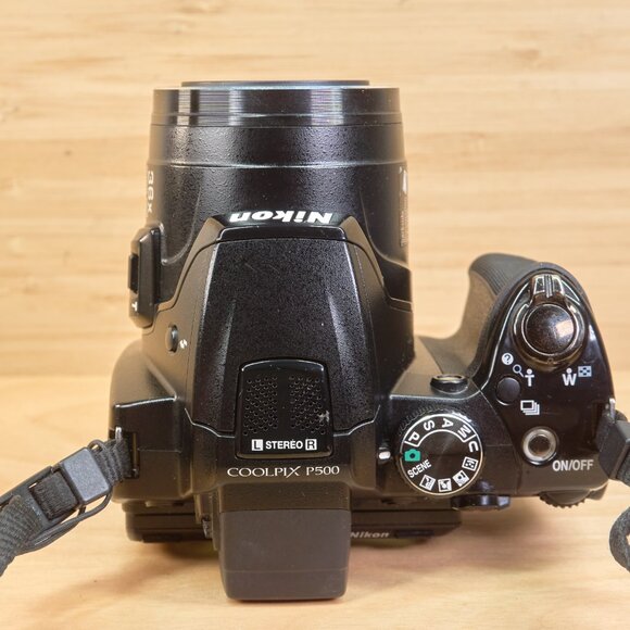 Nikon COOLPIX P500 12.1MP Digital Camera, with 36x Optical Zoom, Black - Picture 7 of 8